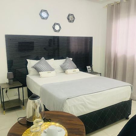 40 40 Accommodation Matola Экстерьер фото