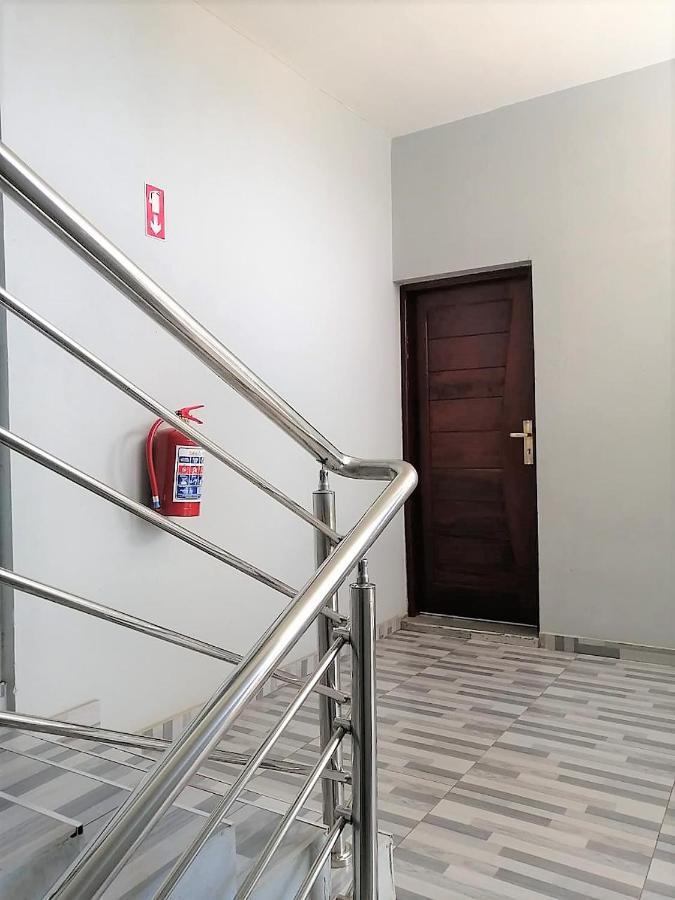 40 40 Accommodation Matola Экстерьер фото