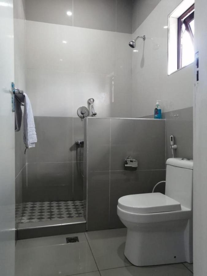40 40 Accommodation Matola Экстерьер фото