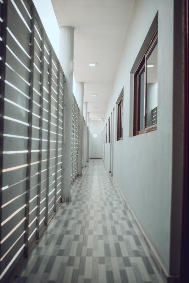 40 40 Accommodation Matola Экстерьер фото