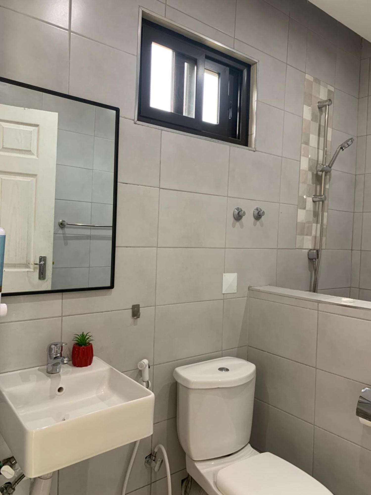 40 40 Accommodation Matola Экстерьер фото
