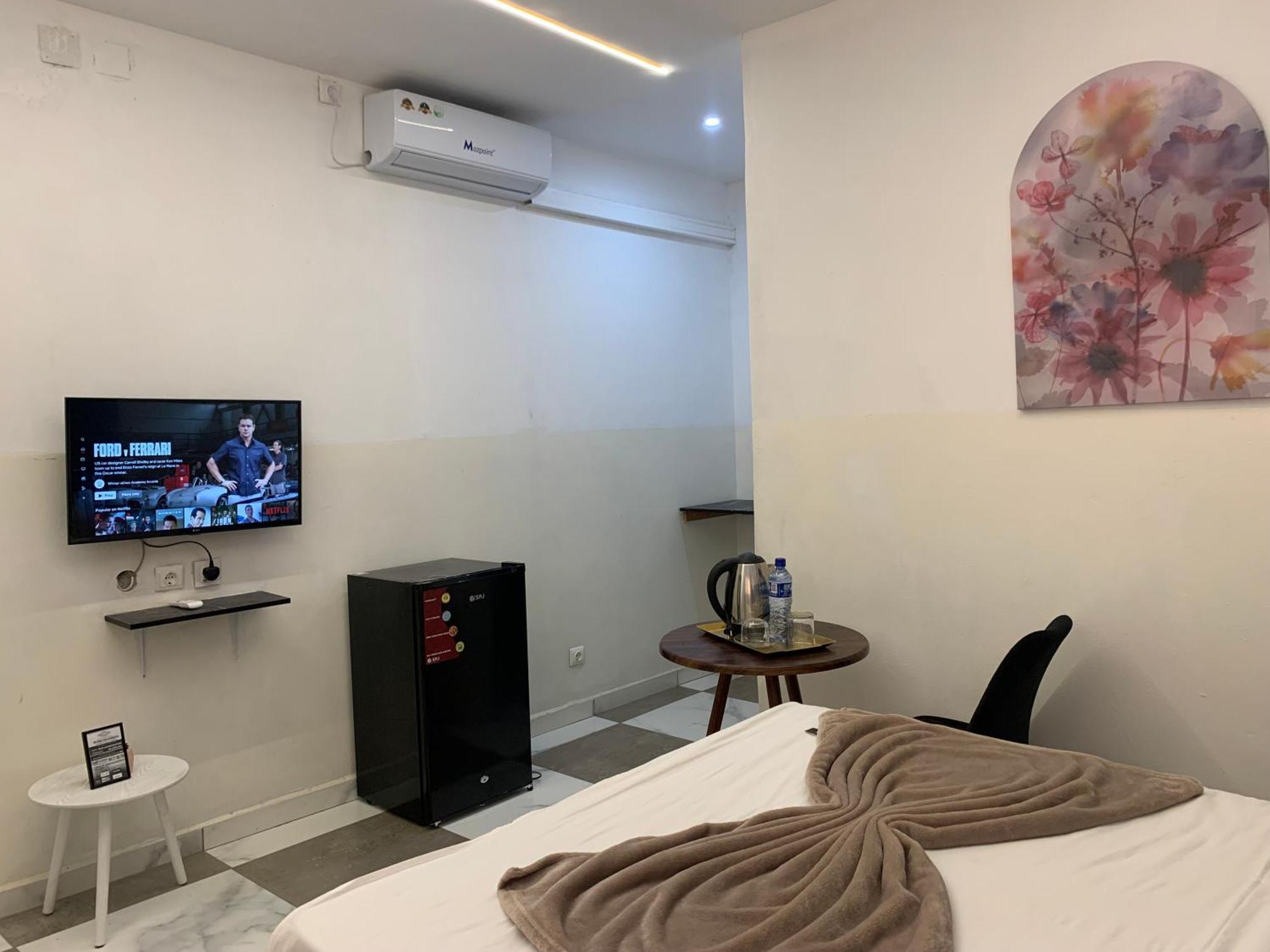 40 40 Accommodation Matola Экстерьер фото