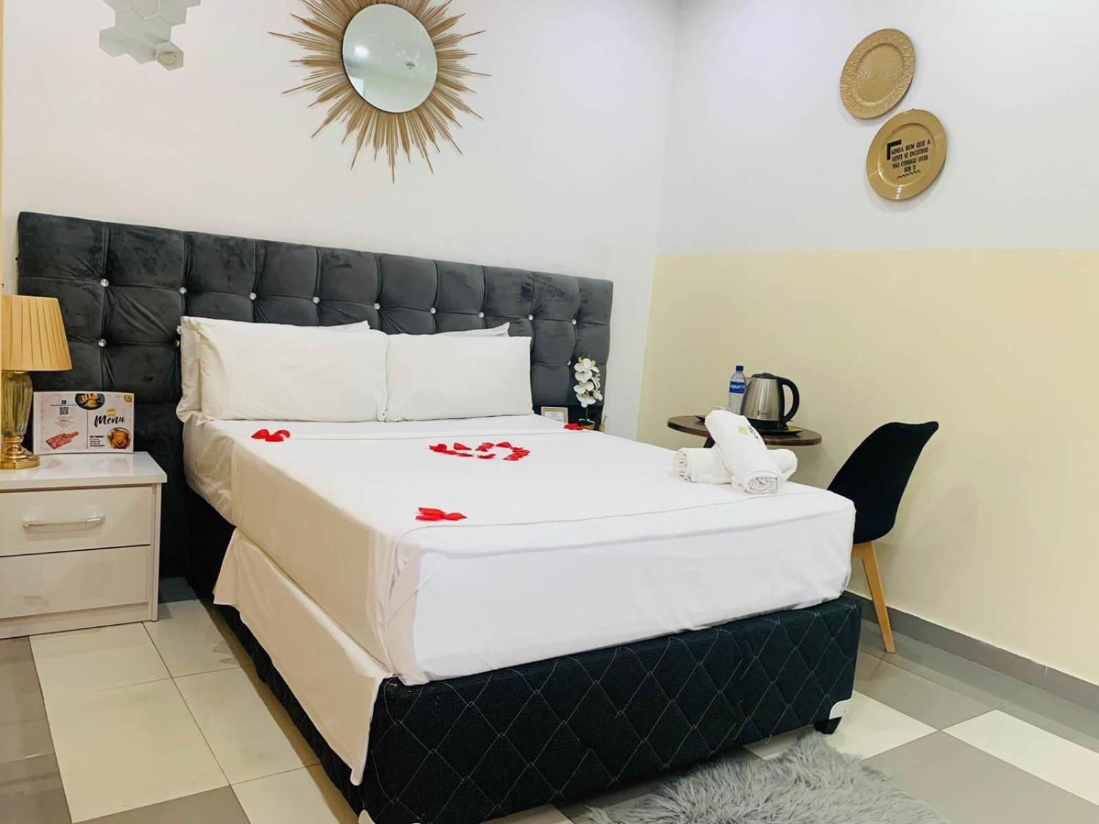 40 40 Accommodation Matola Экстерьер фото