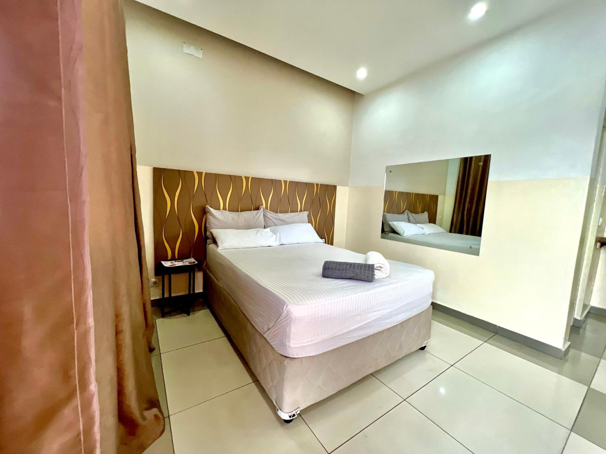 40 40 Accommodation Matola Экстерьер фото